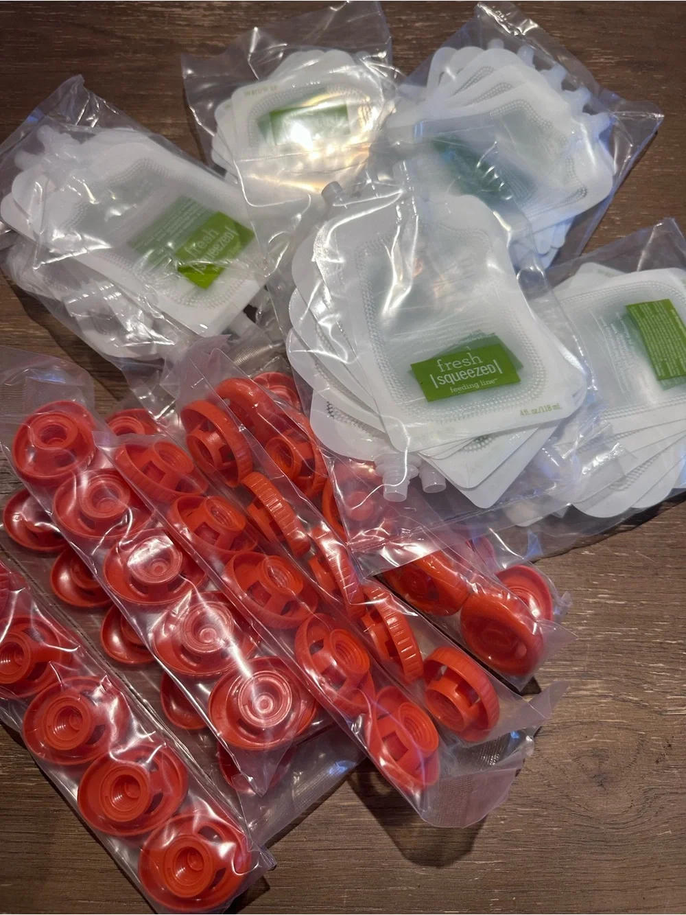 Infantino Baby Food Squeeze Station with 100 pouches -  includes 2 spoon caps